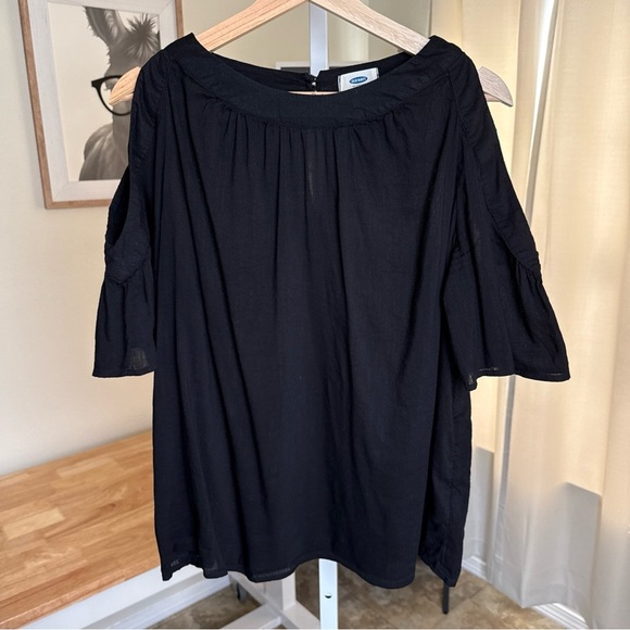 Old Navy Women’s Black Cold Shoulder Short Sleeve Top Size M - Picture 2 of 8